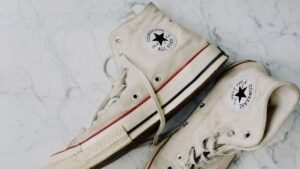 La historia de Converse: de calzado de baloncesto a icono pop Converse 300x169